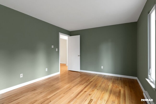 Building Photo - 1634 Farmington Ave