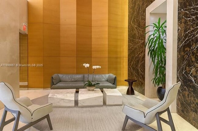 Building Photo - 15901 Collins Ave