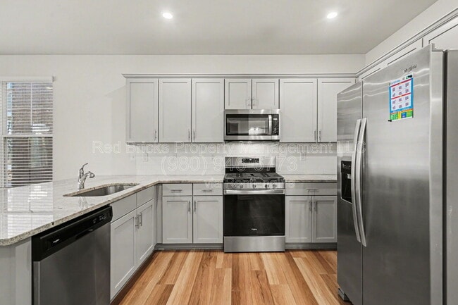 Building Photo - 7718 Nelson Rd