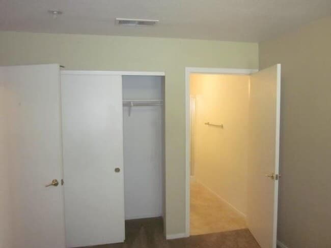 Building Photo - Spacious Condo in a Gated Community in Tracy