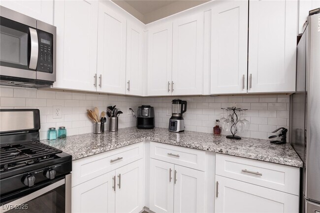 Primary Photo - 4421 Mount Penteli Ave