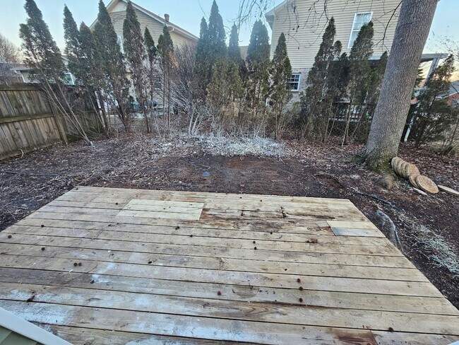 Building Photo - 71 Westgate Cir