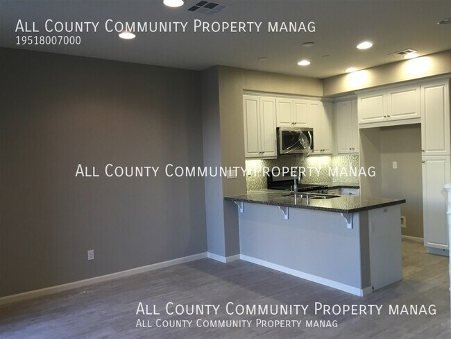 Building Photo - 44122 Calle Luz