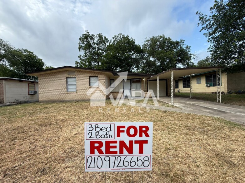 Building Photo - 230 Craigmont Ln