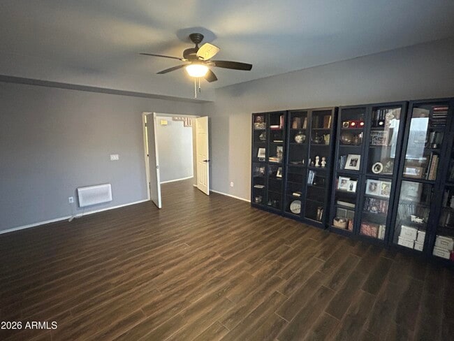 Building Photo - 1210 E Briarwood Terrace