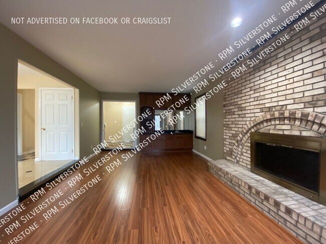 Building Photo - 17381 Washington Ct