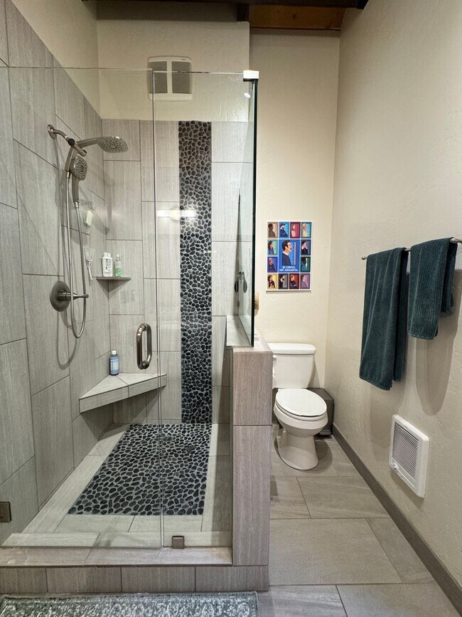 Building Photo - FOR RENT: FURNISHED LONG-TERM EXTREMELY CO...