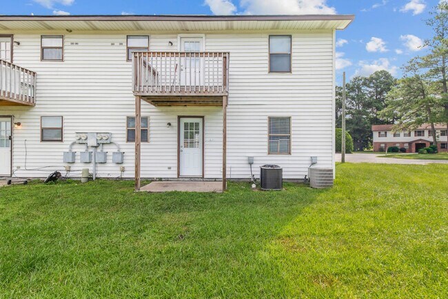 Building Photo - 107 Ravenwood Dr