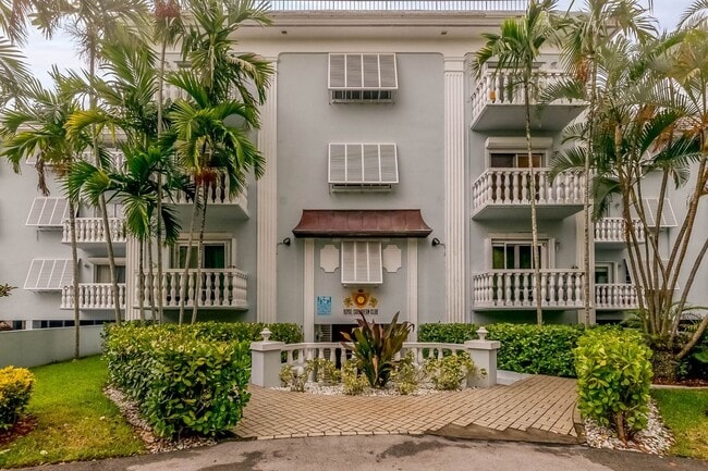 Primary Photo - 1150 Madruga Ave