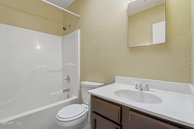 Building Photo - 12528 Martin Bauman Dr