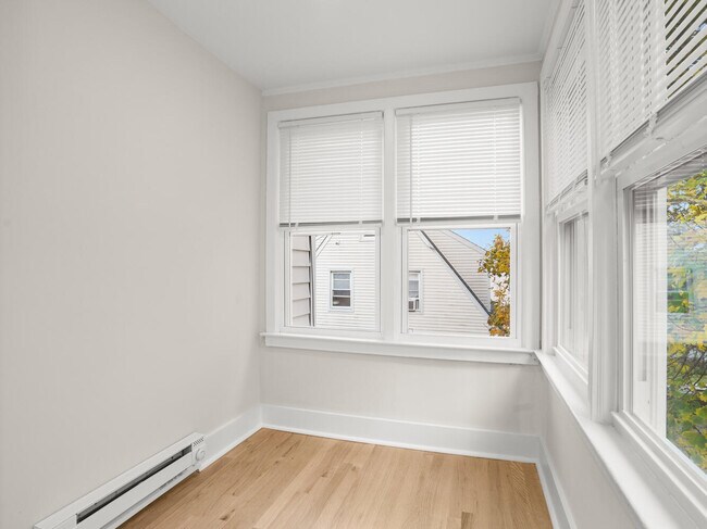 Building Photo - 21 Holcomb Ave