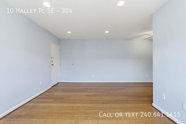 Building Photo - 10 Halley Pl SE