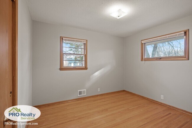 Building Photo - 4359 7th St NE