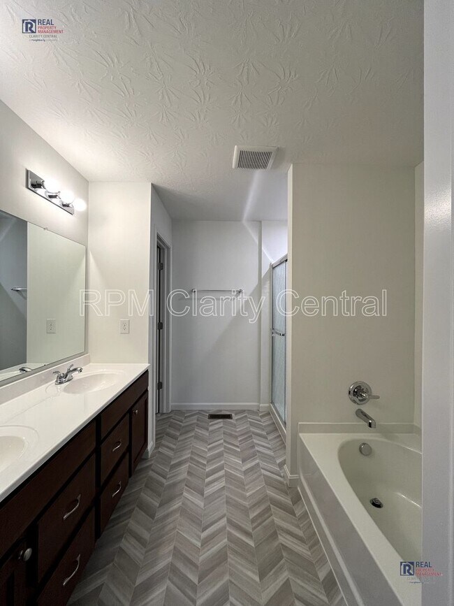 Building Photo - Beautiful home is ready for you!