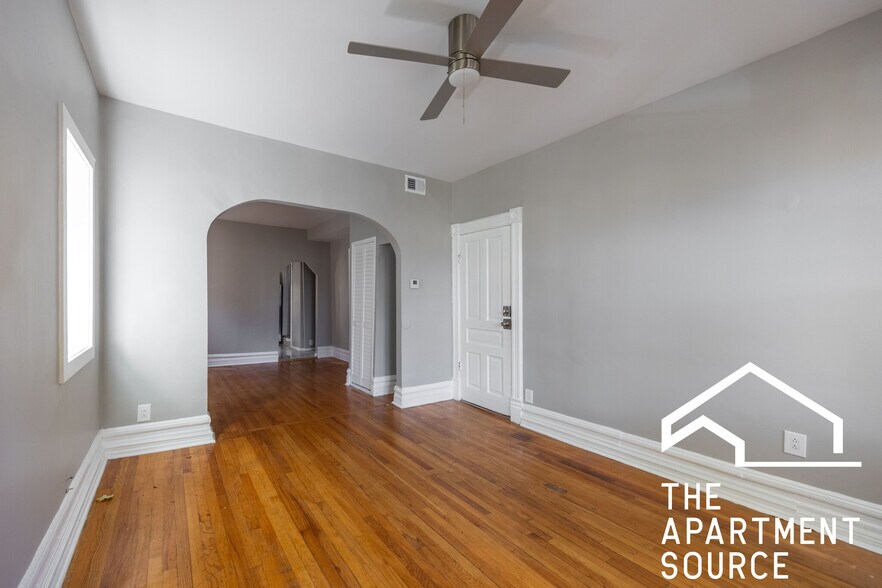 Building Photo - 2655 W Homer St