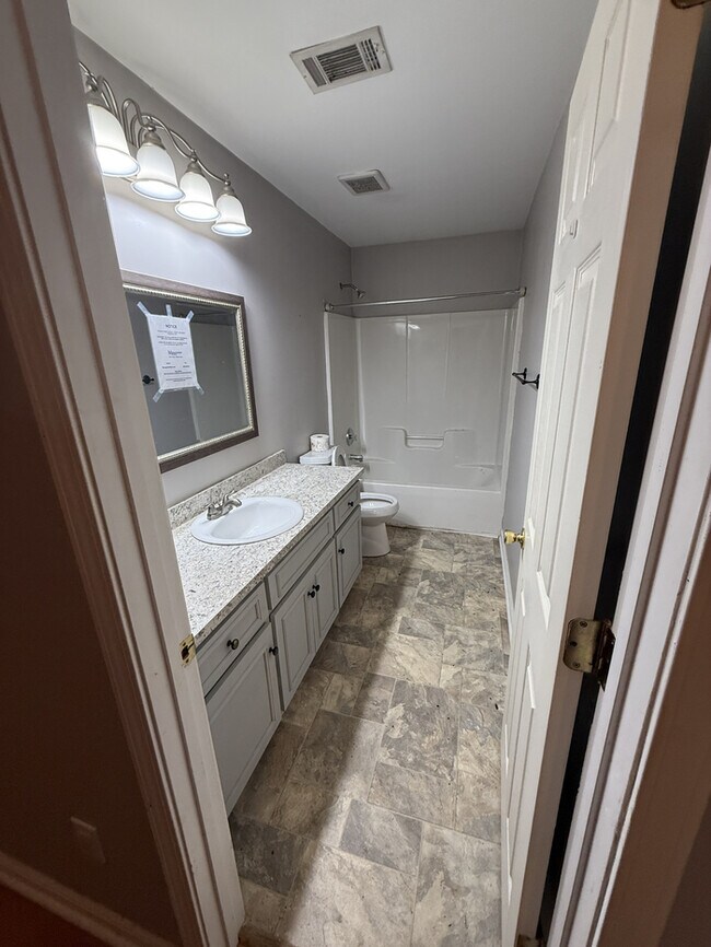 Building Photo - 3 Bed / 2 Bath House for Rent in Phenix City, AL