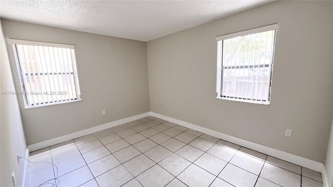 Building Photo - 686 NW 114th Ave