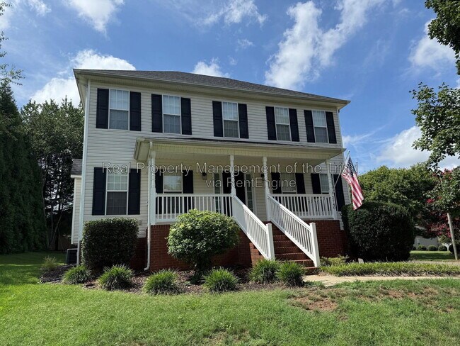 Building Photo - 2740 Bridgeport Dr