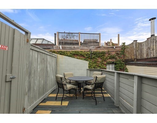 Building Photo - 55 W Cedar St