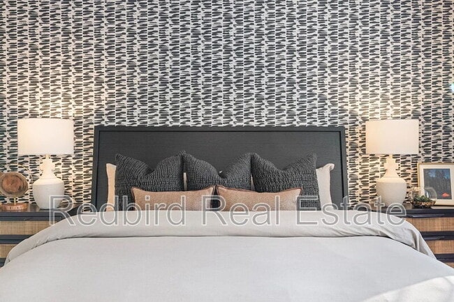 Building Photo - 2008 Acadia Wy