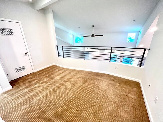Building Photo - Santa Monica - Luxury Townhome w/ Loft!  (3 Bed / 3.5 Bath)