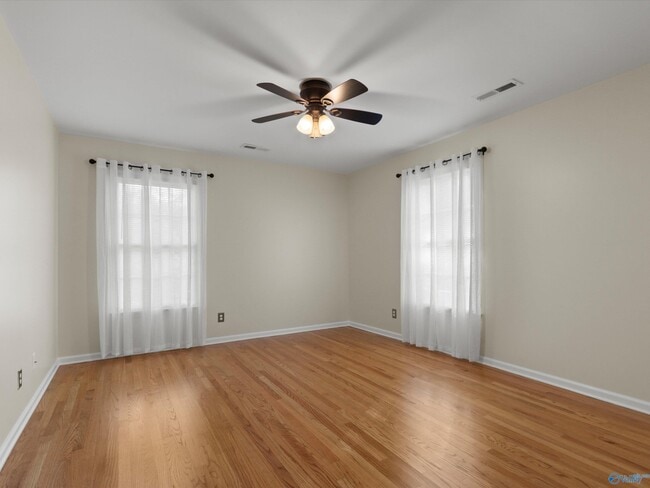 Building Photo - 826 Eldorado Ave SE