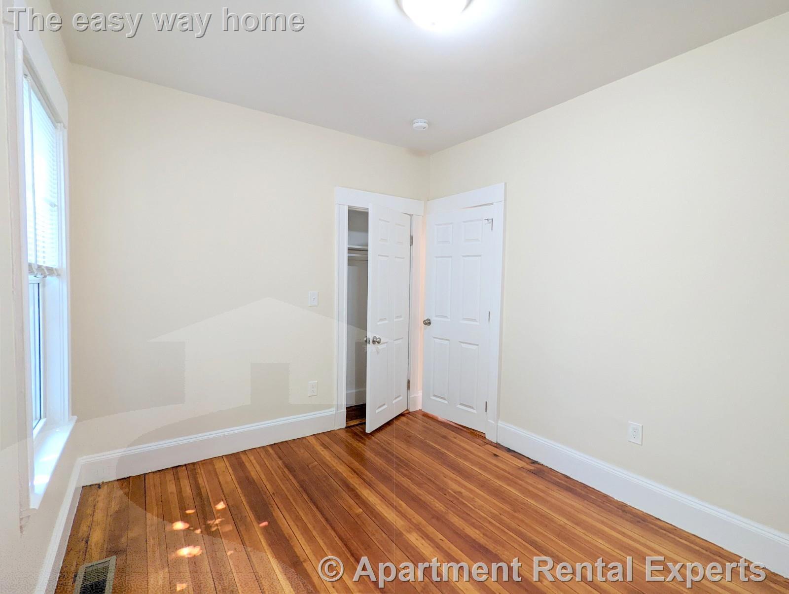 Building Photo - 8 Lowell Cir