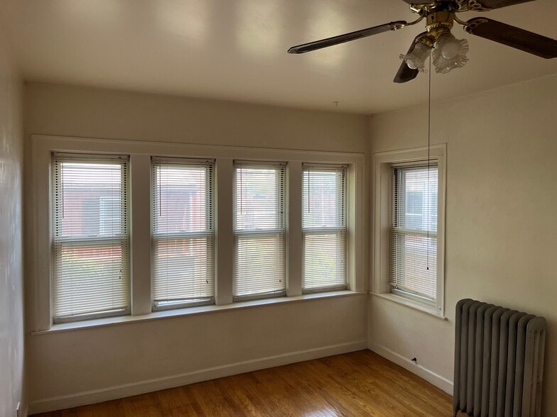 Building Photo - 5487 S Drexel Ave