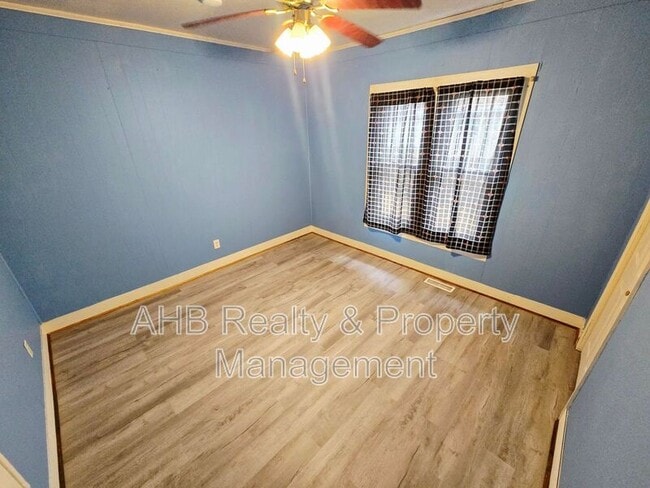 Building Photo - 914 Stokes St