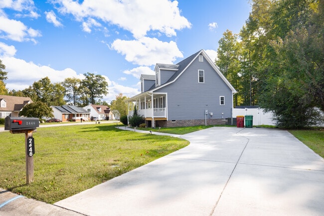 Building Photo - 2446 Gracie White Cir