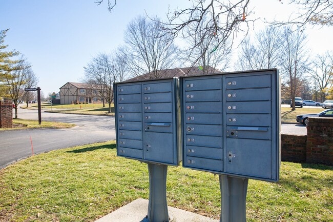 Building Photo - 7778 Deercrest Ct