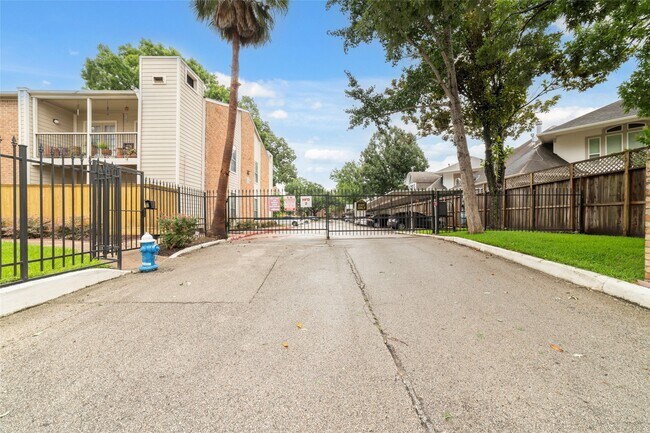 Building Photo - 2001 Bering Dr
