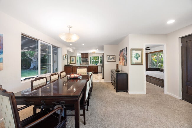 Building Photo - 456 Portlock Rd