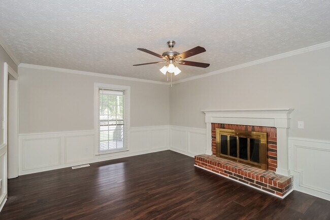 Building Photo - Charming 3-Bedroom Home in Great Location
