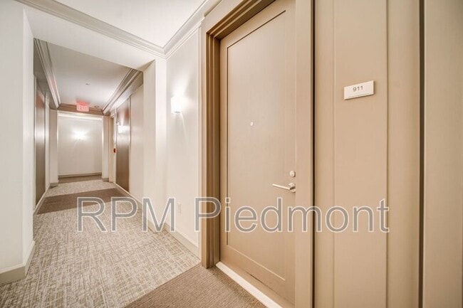 Building Photo - 1820 Peachtree Rd