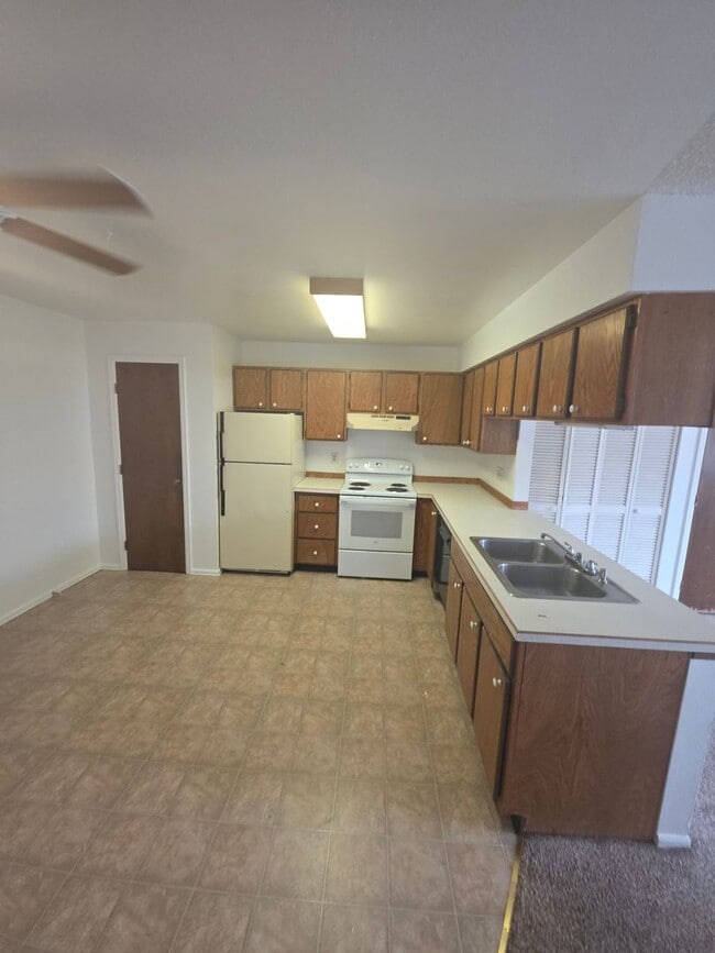 Building Photo - 3 Bedroom Apartment in FRUITA!!!