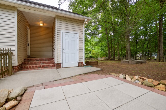 Building Photo - 2-Bedroom, 1-Bath Home in Fort Mill | $1,995 per Month