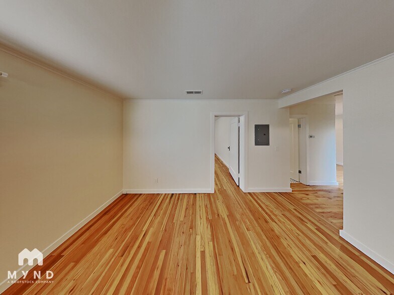 Building Photo - 2118 Roosevelt Ave