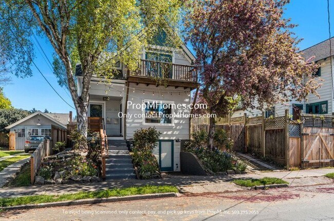 Building Photo - Bright and Fun One Bedroom Plus Flex Space...