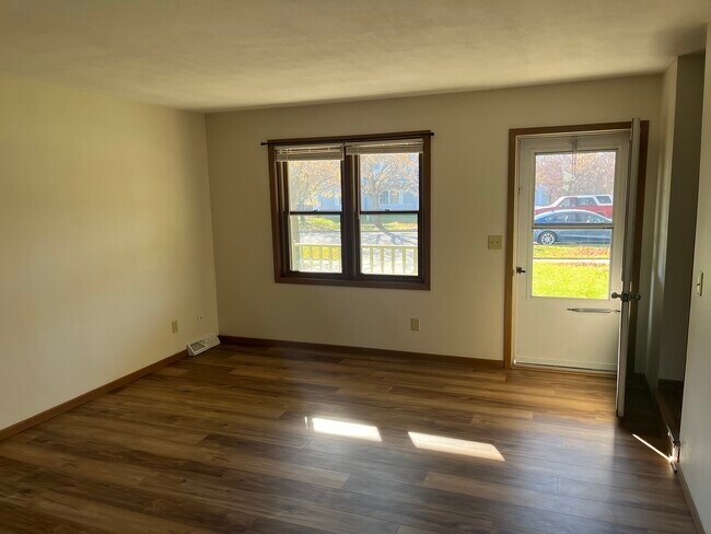 Living Room - 581 Evans Dr