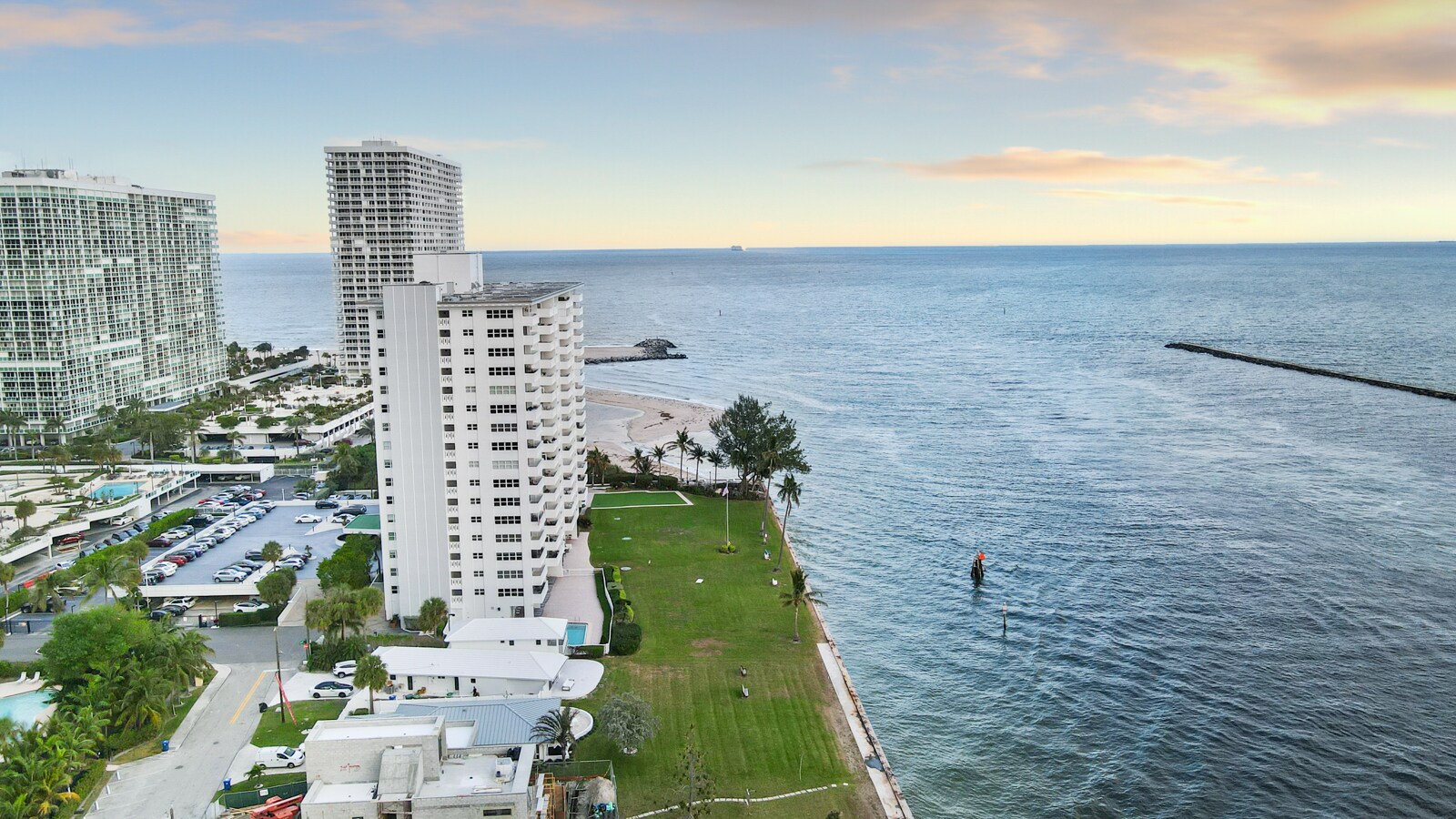 Building Photo - 2100 S Ocean Dr