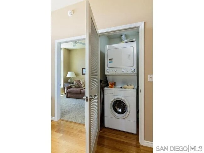 Building Photo - 1431 Pacific Hwy