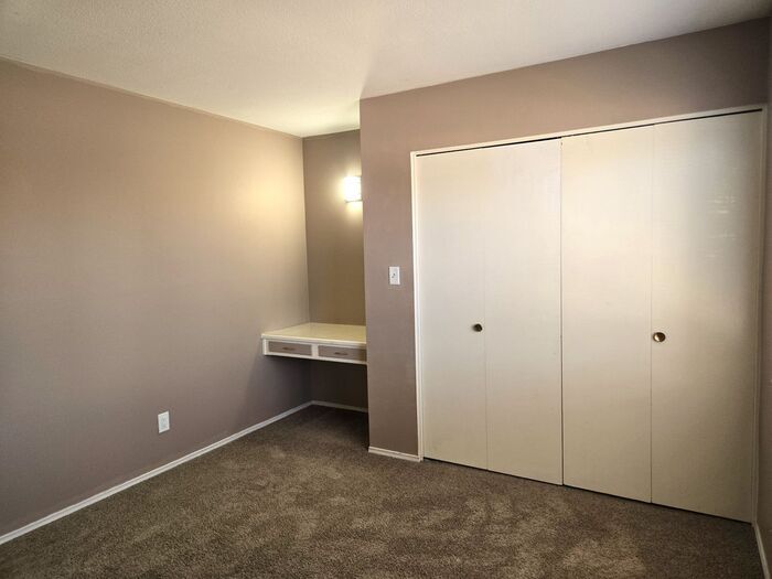 Building Photo - 4330 W Royal Palm Rd