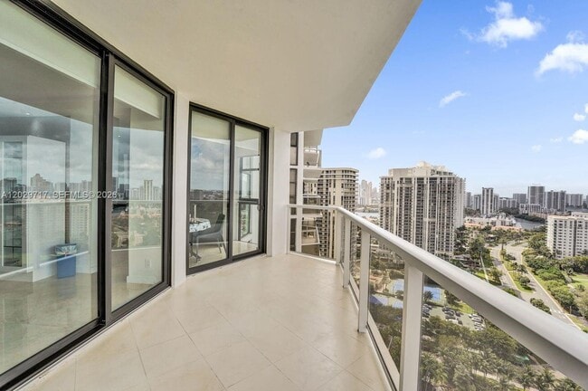Building Photo - 20281 E Country Club Dr