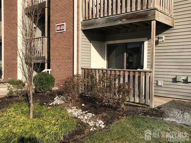 Building Photo - 4811 Ravens Crest Dr