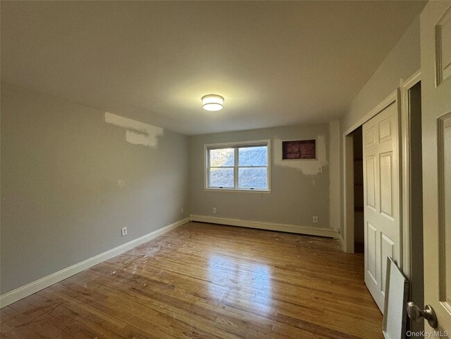 Building Photo - 1112 Mile Square Rd