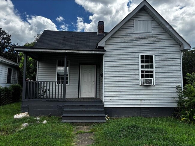 Building Photo - 722 La Due Street