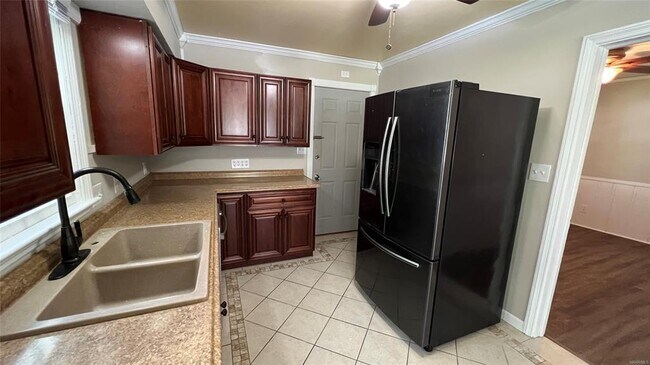 Building Photo - 804 Hillman St