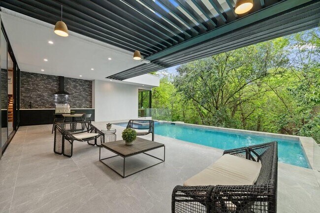 Building Photo - 3415 Rosefinch Trail