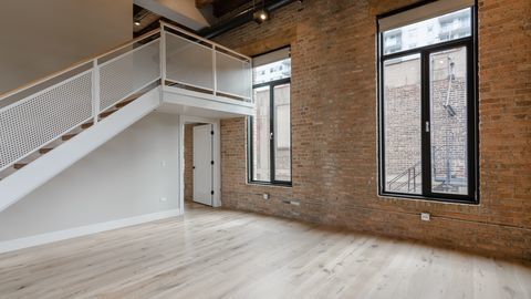 Building Photo - 729 N Sangamon St